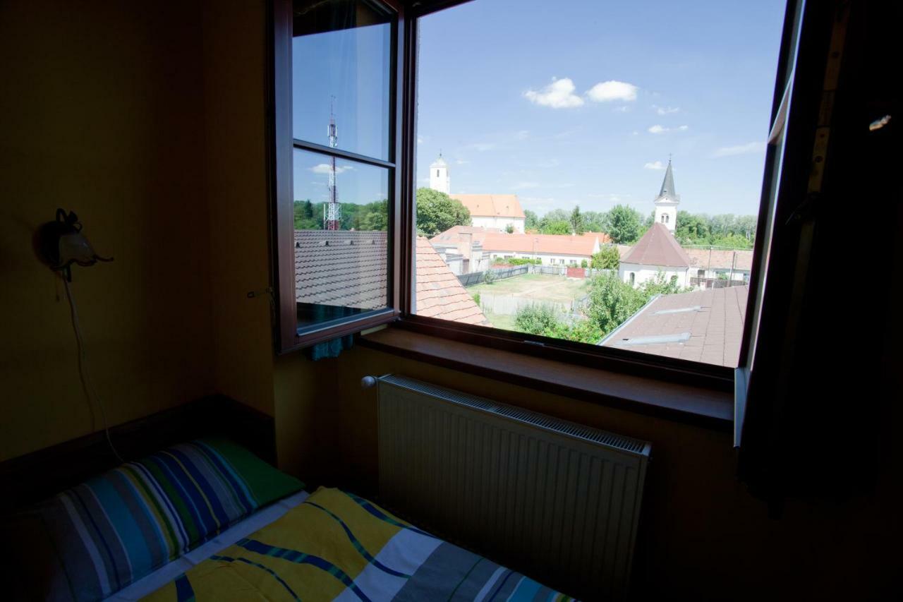 Penzion Pri Kastieli Pressburg Exterior foto